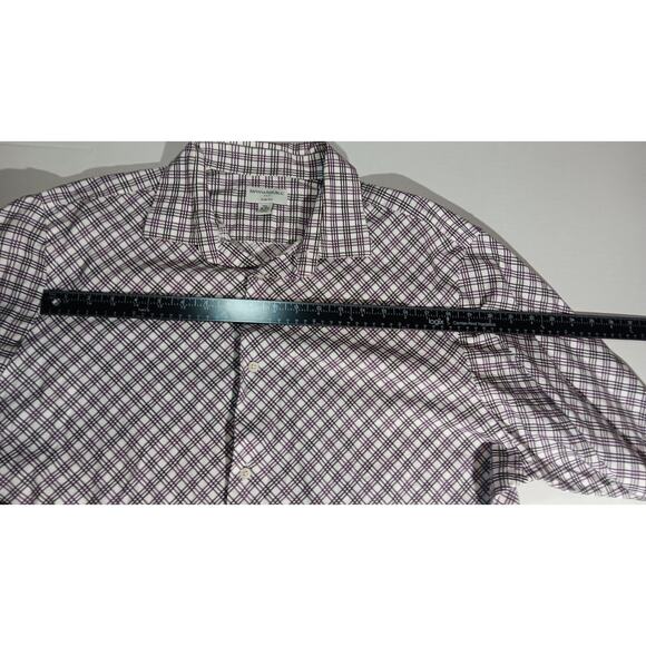 Banana Republic men’s long sleeve dress shirt in a stylish purple and white plai - Picture 5 of 7